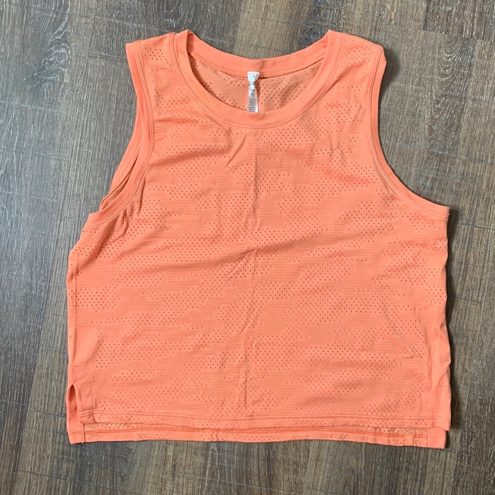 Lululemon train to be tank top